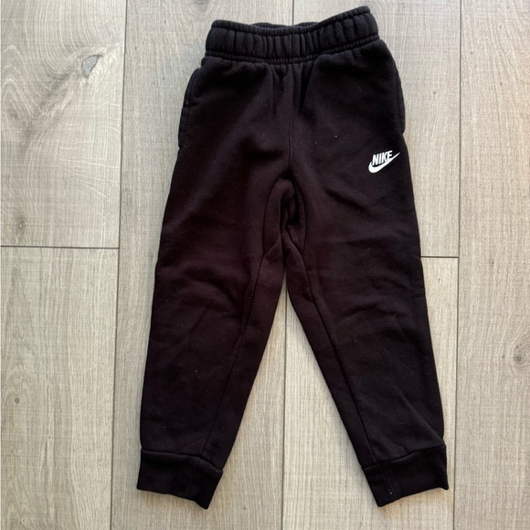 Kids Nike Joggers - Picture 2 of 8
